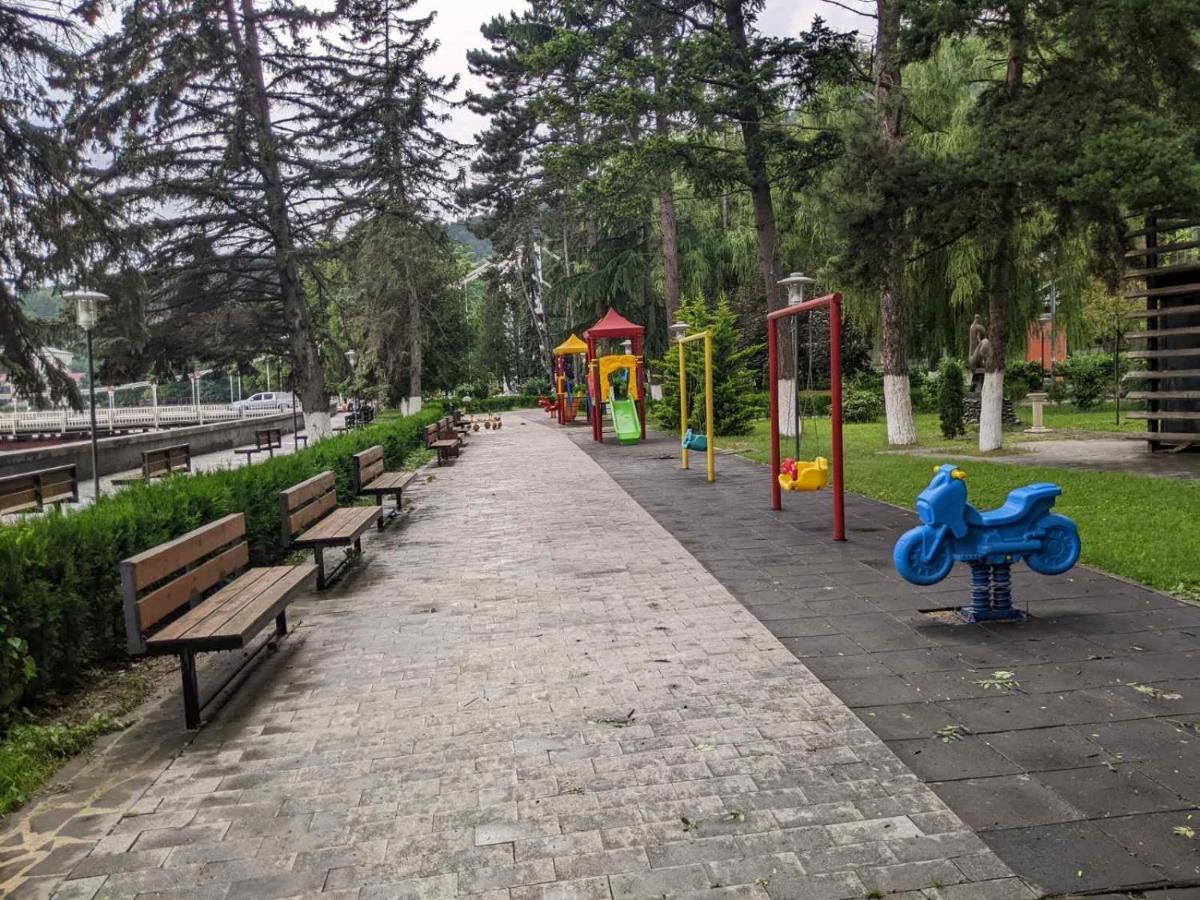 Riverside 보르조미 외부 사진